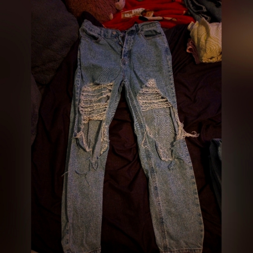 Light wash ripped baggy jeans